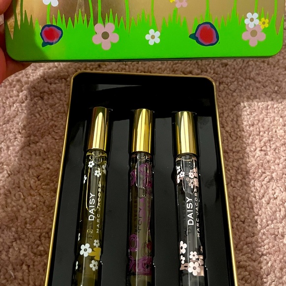 Marc Jacobs Accessories - Marc Jacobs fragrances set of 3